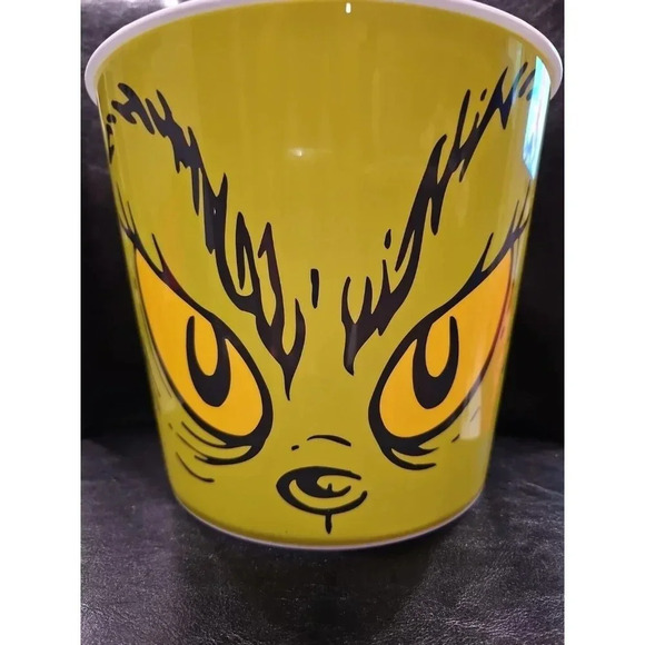 CHRISTMAS GRINCH FACE POPCORN BUCKET 9.5 INCHES WIDE/8 INCHES TALL - BRAND NEW - Picture 2 of 8